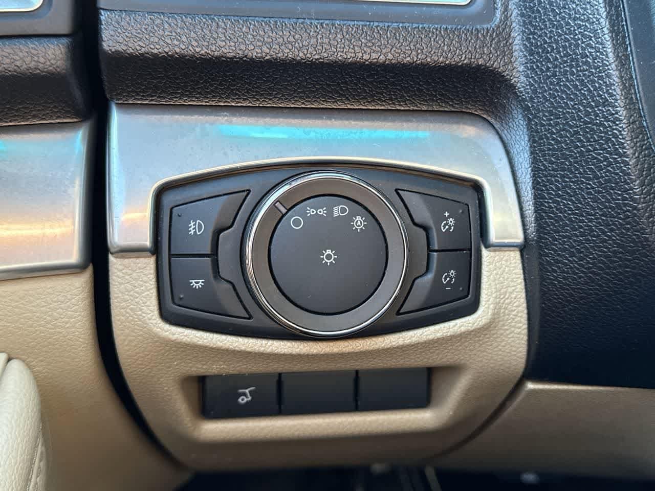 Thumbnail: 2017 Ford Explorer - 21