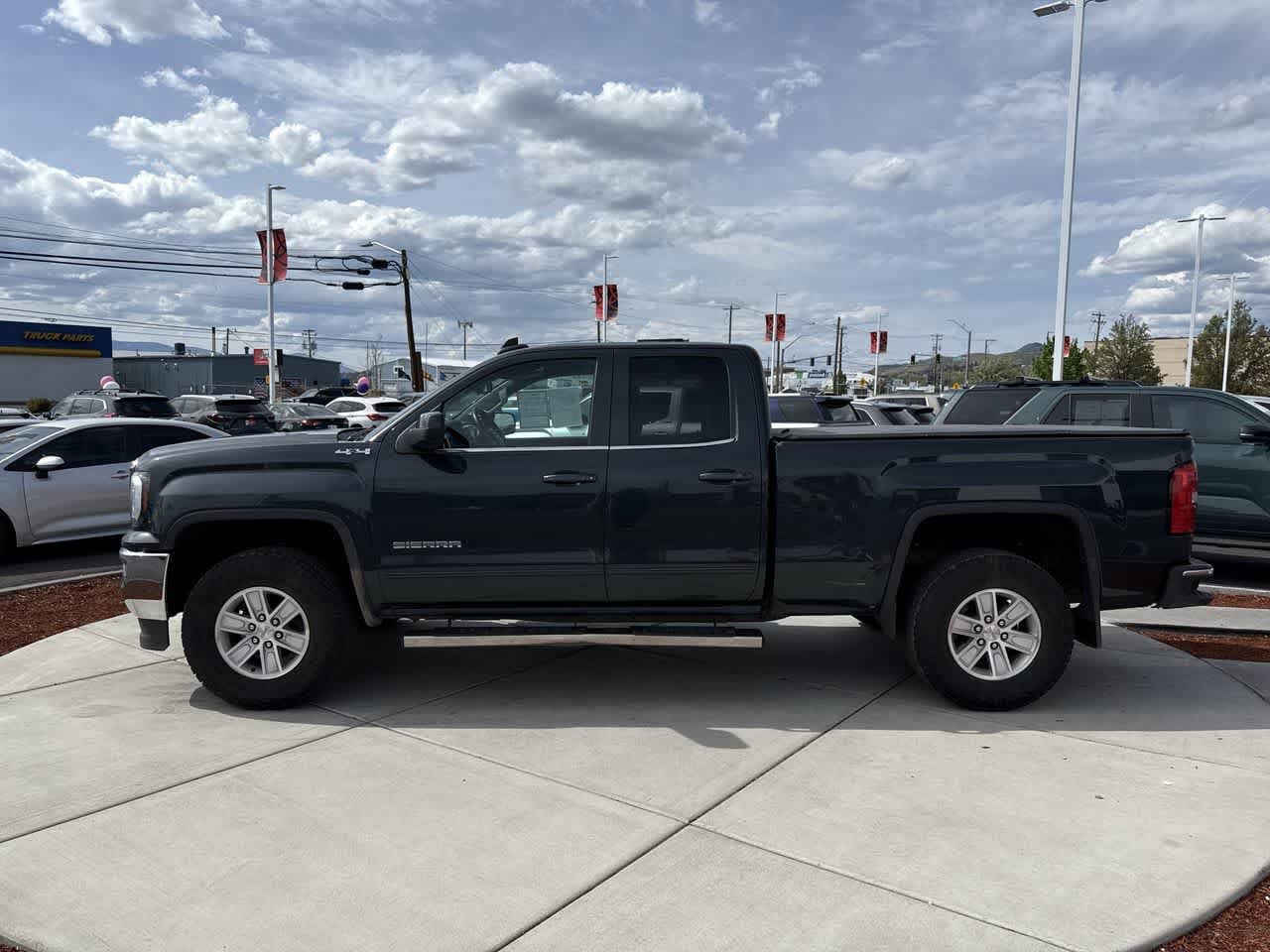 Thumbnail: 2018 GMC Sierra 1500 - 2