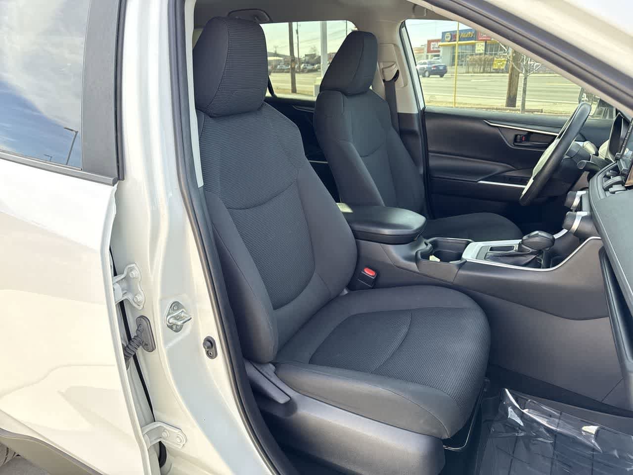 Thumbnail: 2019 Toyota RAV4 - 14