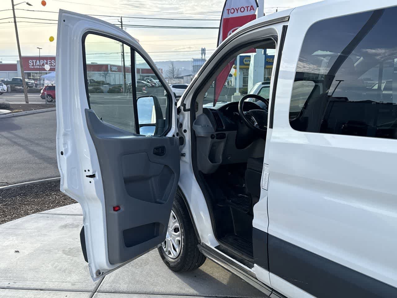 Thumbnail: 2016 Ford Transit Series - 10