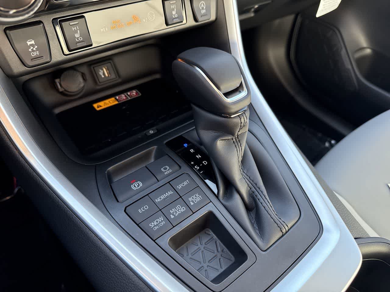 Thumbnail: 2025 Toyota RAV4 - 20