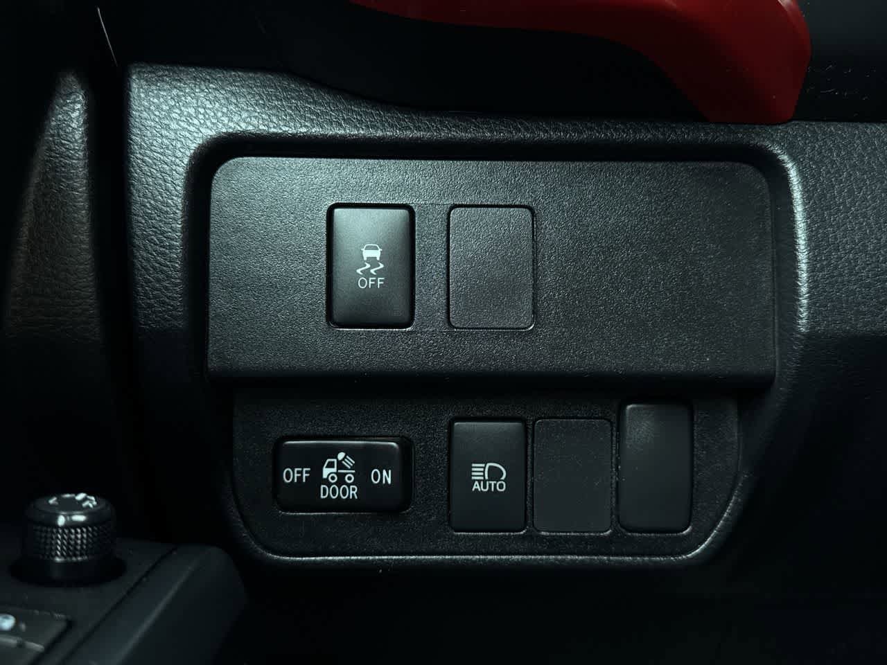 Thumbnail: 2022 Toyota Tacoma - 21