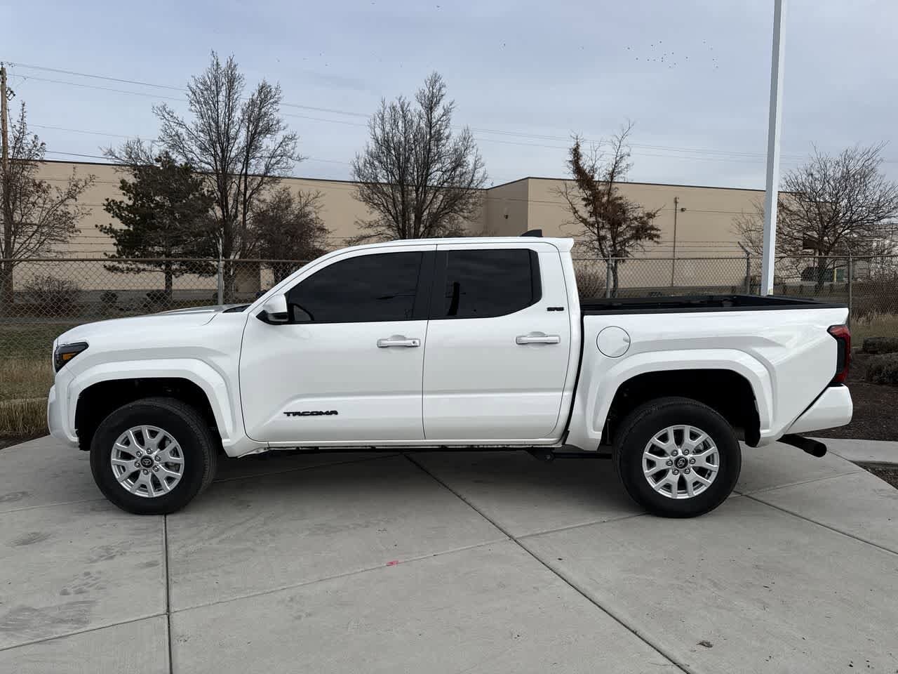 2024 Toyota Tacoma SR5 photo 2