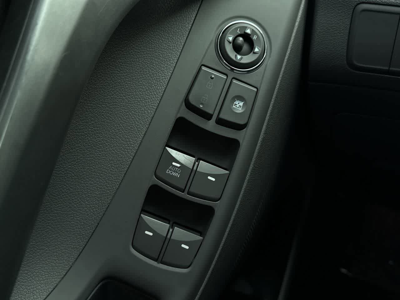 Thumbnail: 2011 Hyundai Elantra - 21