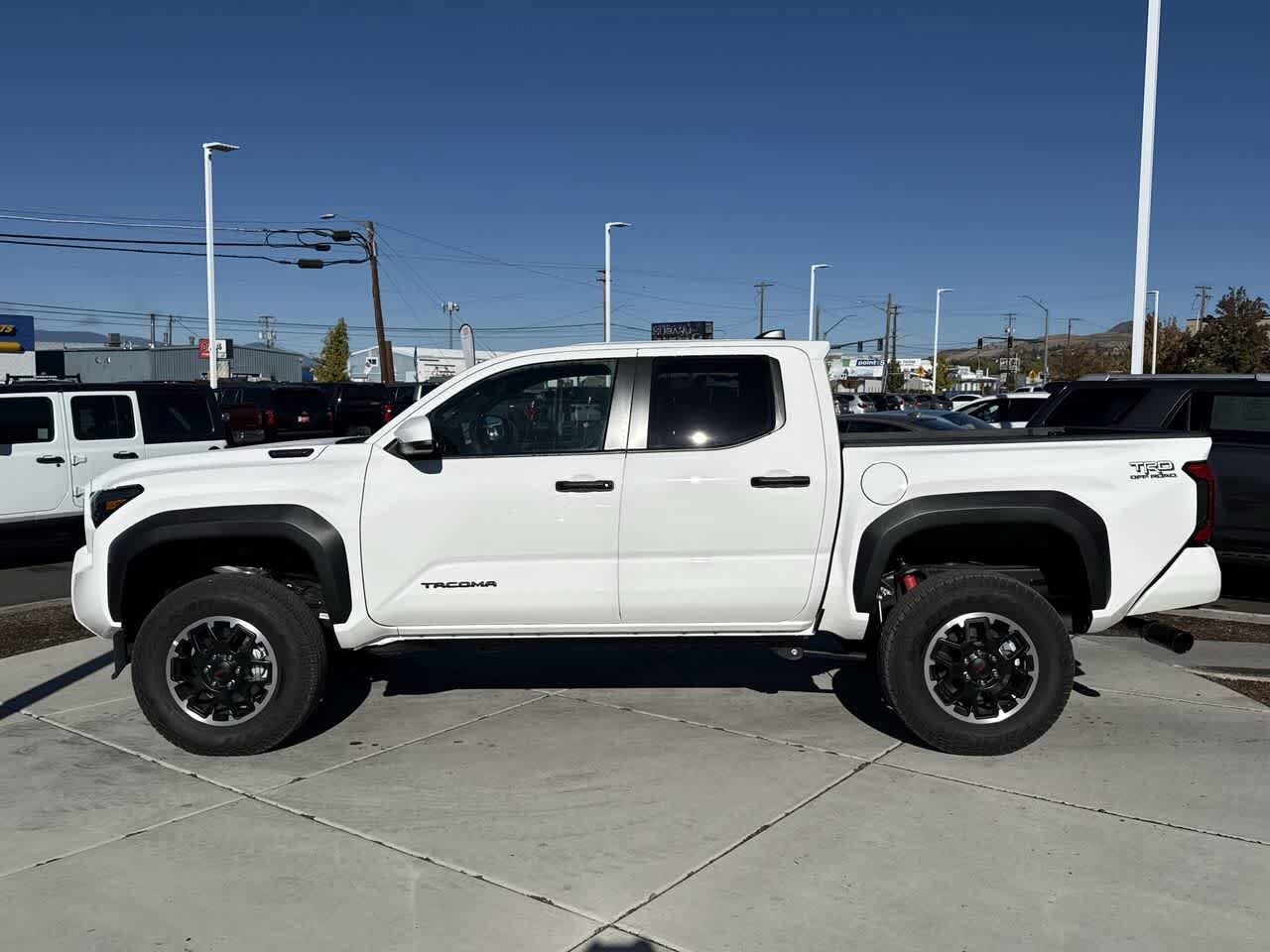 2025 Toyota Tacoma TRD Off-Road photo 2