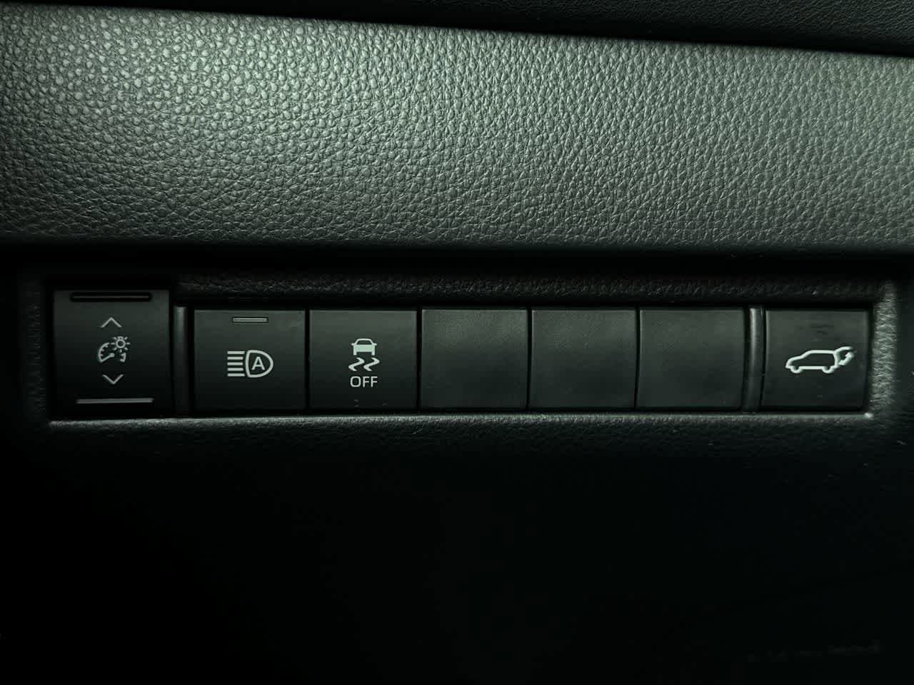 Thumbnail: 2024 Toyota Venza - 21