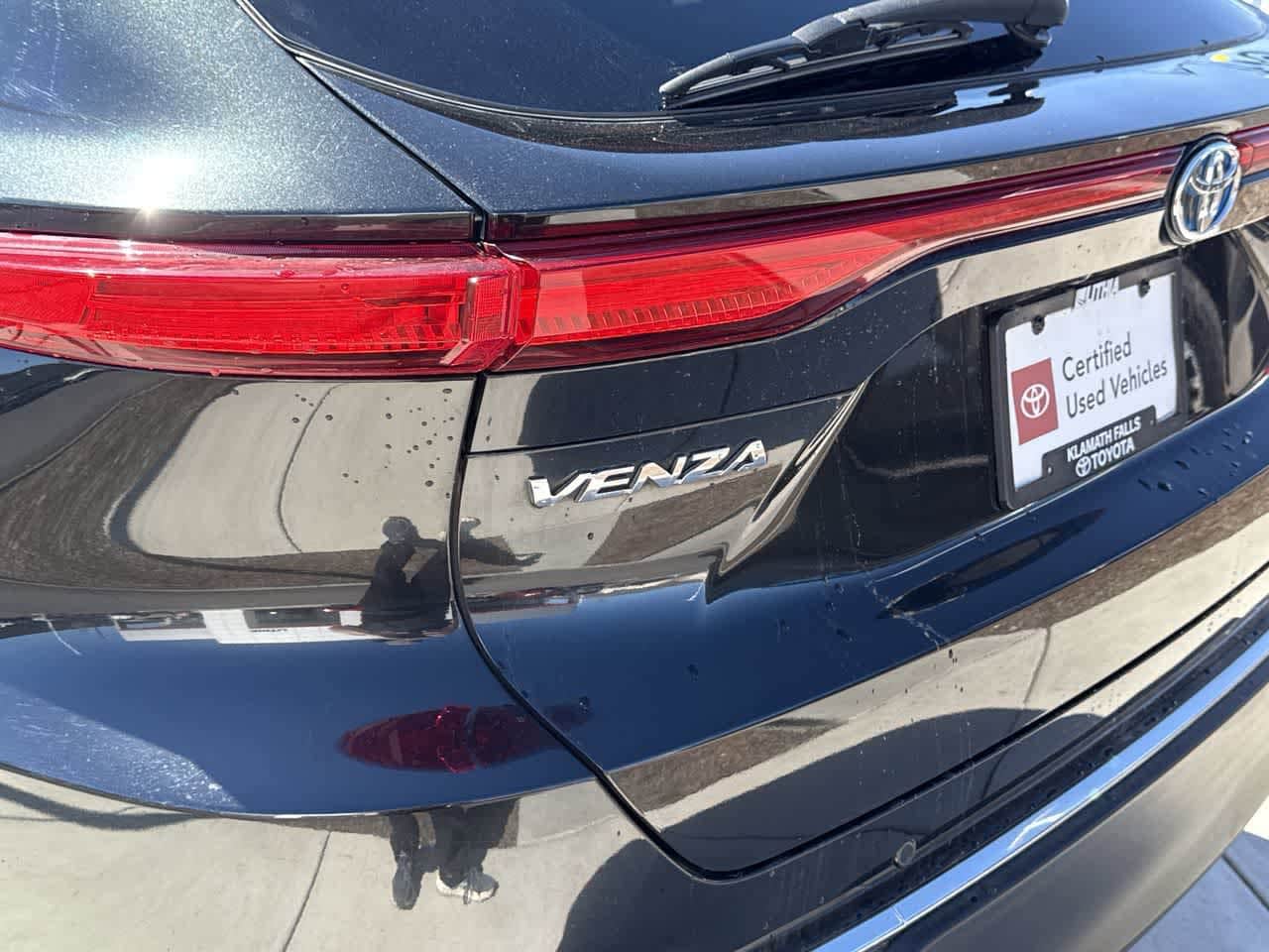 Thumbnail: 2021 Toyota Venza - 10