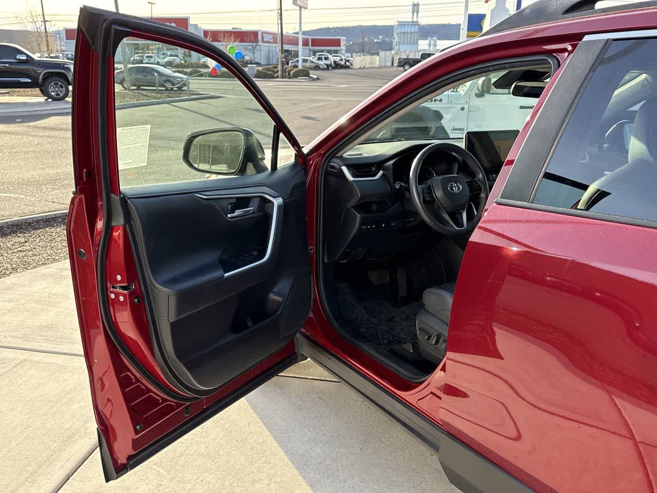 Thumbnail: 2023 Toyota RAV4 - 10