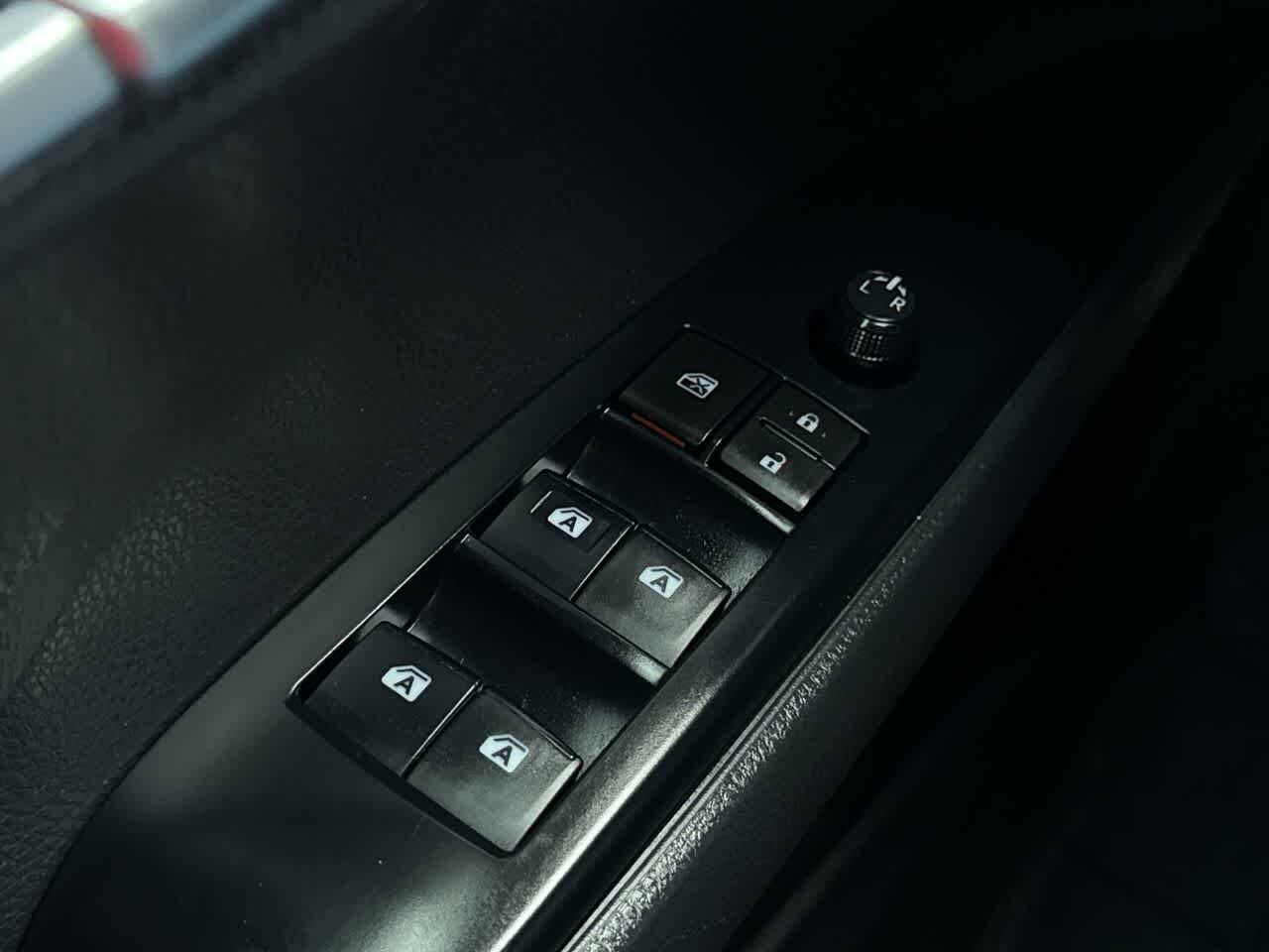 Thumbnail: 2019 Toyota Camry - 22