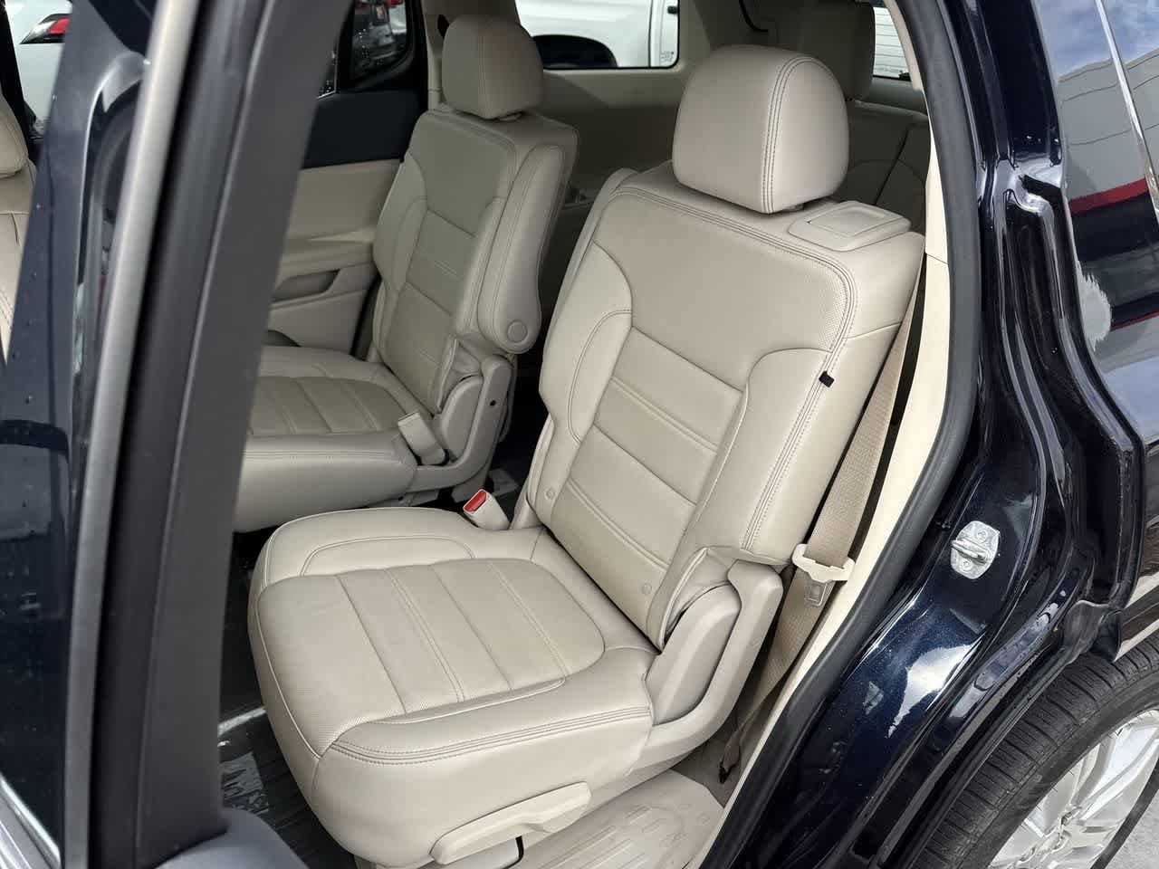 Thumbnail: 2022 GMC Acadia - 12