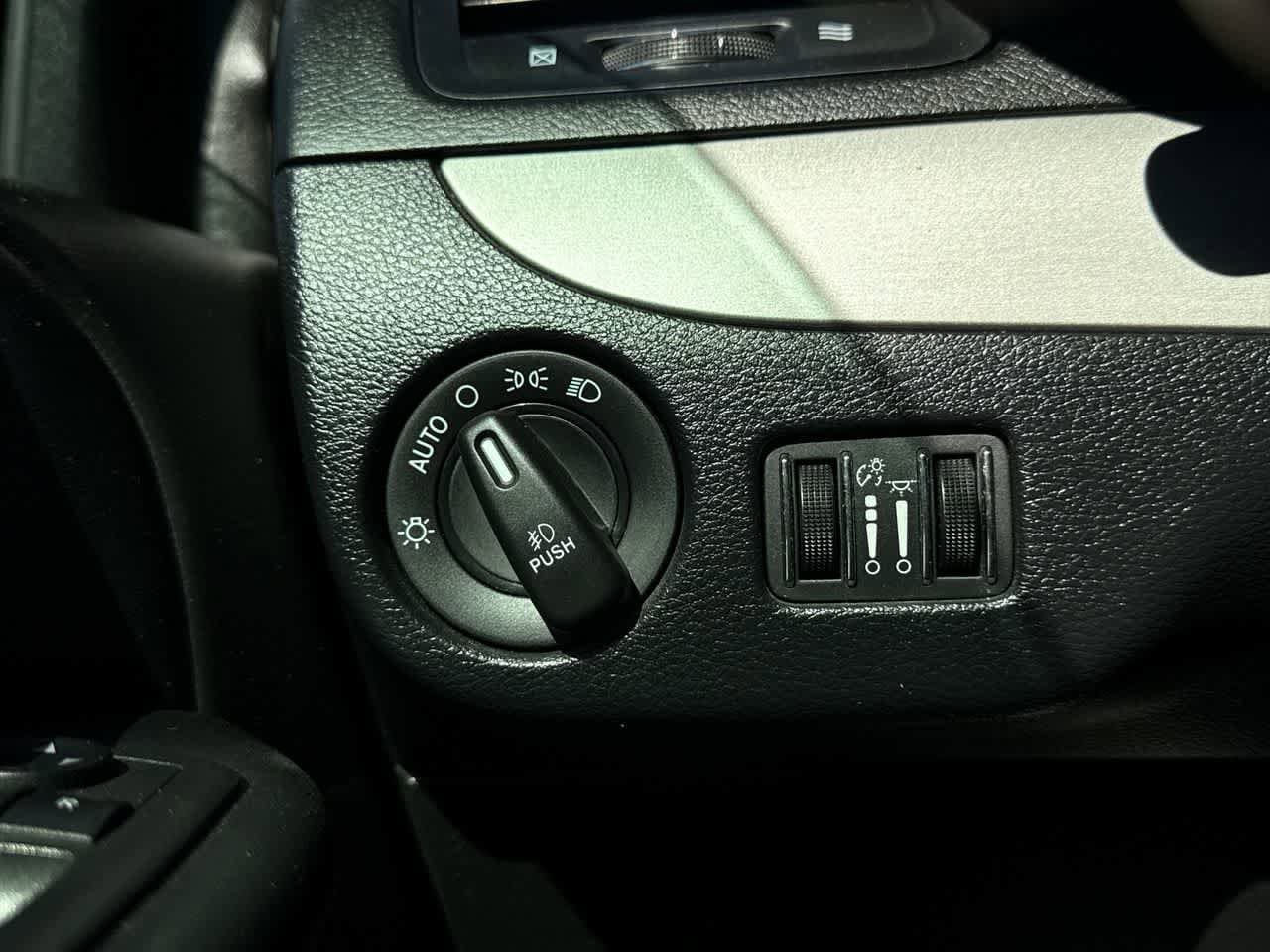 Thumbnail: 2019 Dodge Grand Caravan - 23