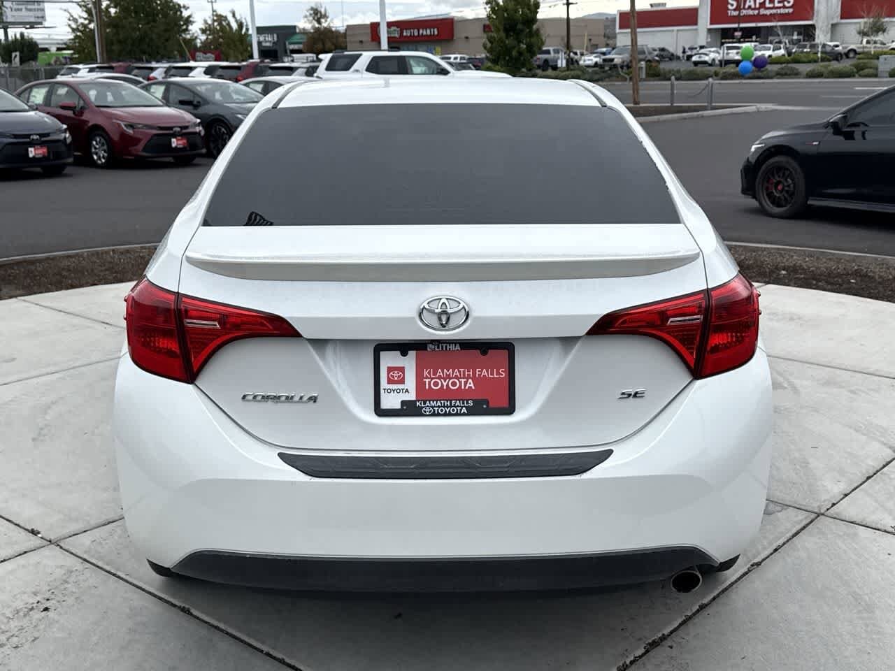 2017 Toyota Corolla SE photo 4