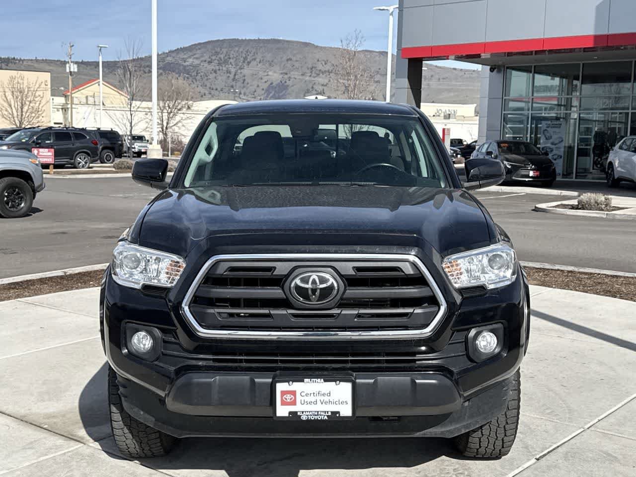 Thumbnail: 2019 Toyota Tacoma - 3