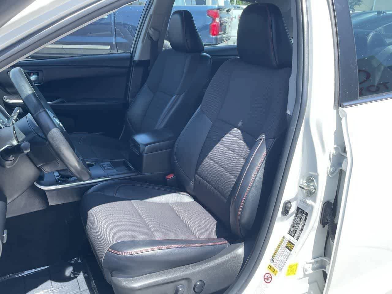 Thumbnail: 2016 Toyota Camry - 10