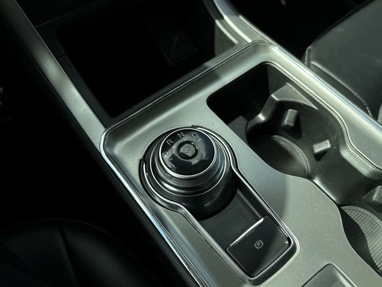 Thumbnail: 2022 Ford Edge - 20