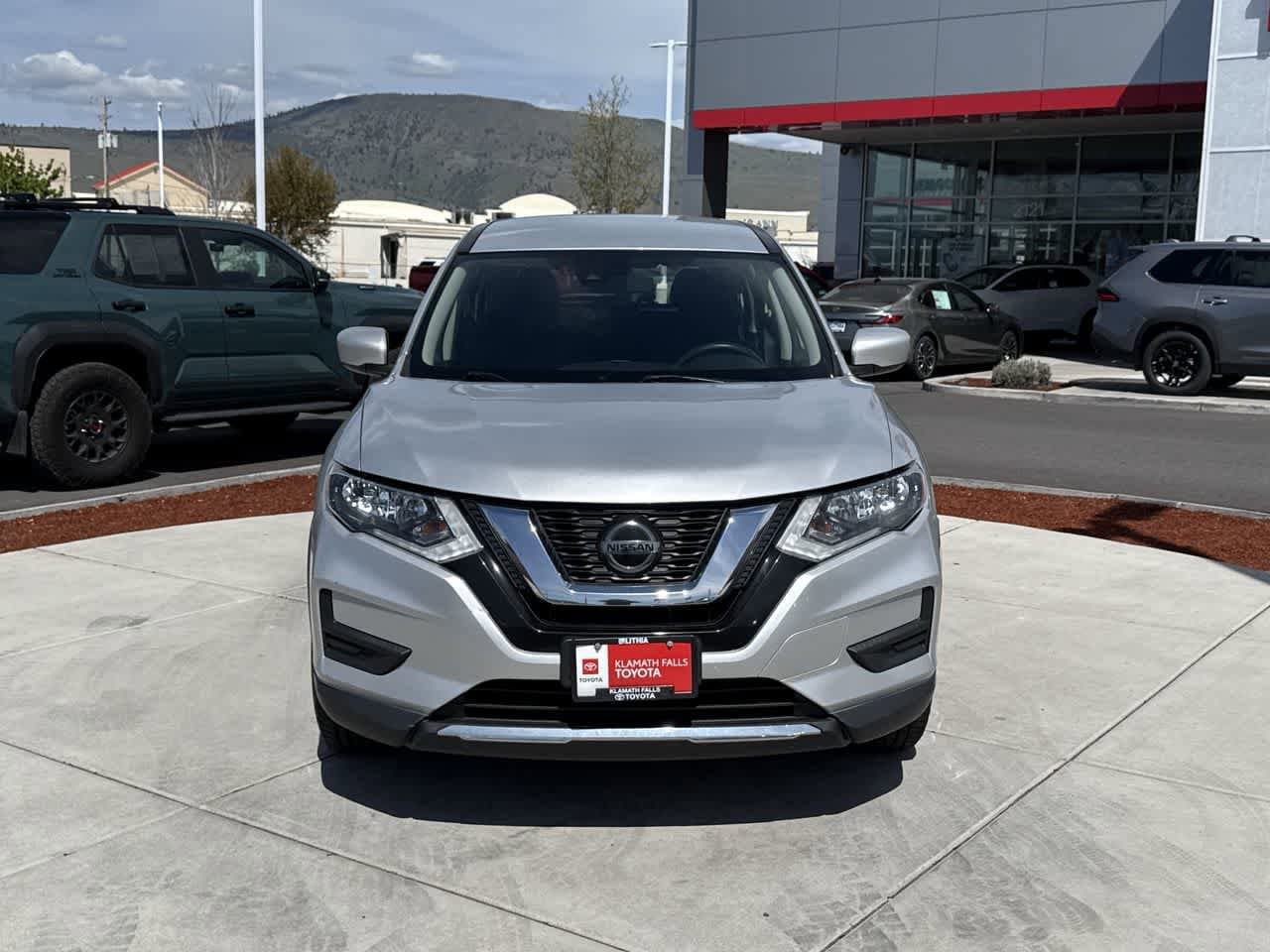 Thumbnail: 2020 Nissan Rogue - 3