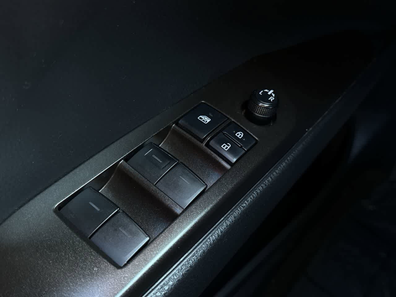 Thumbnail: 2021 Toyota Camry - 22