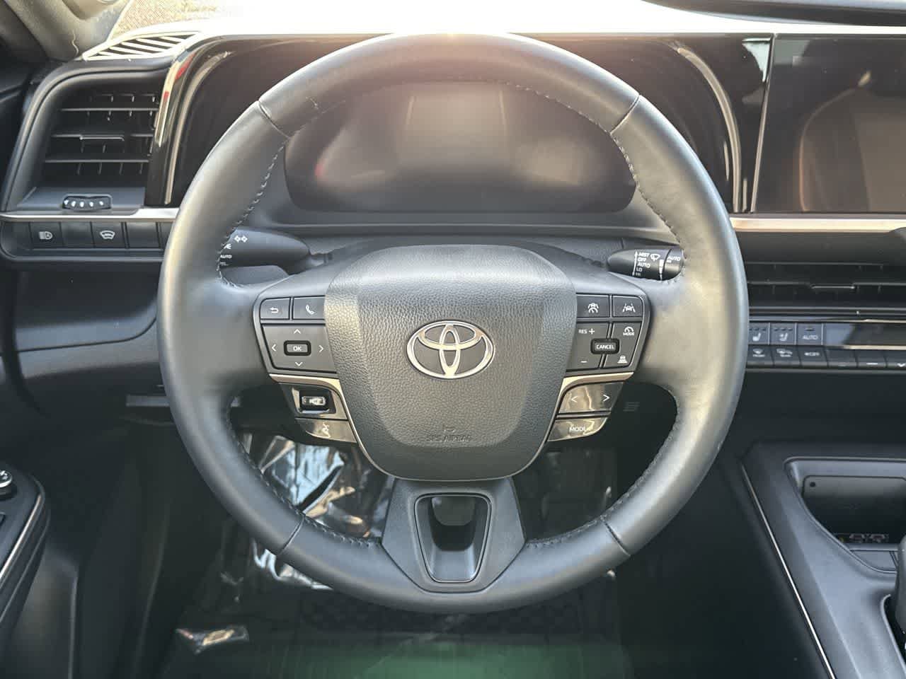 Thumbnail: 2023 Toyota Crown - 16