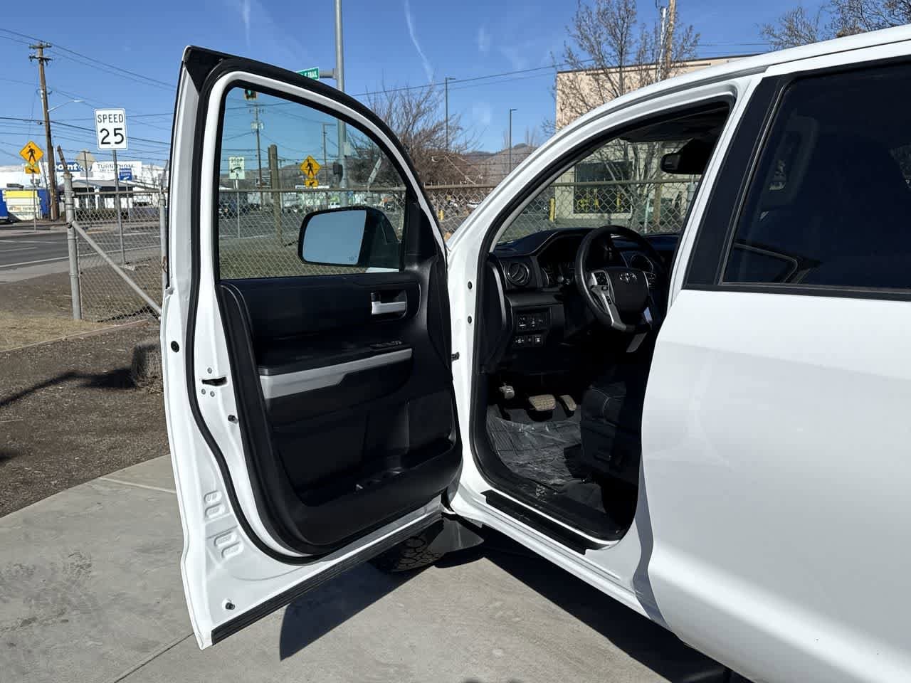 Thumbnail: 2021 Toyota Tundra - 10