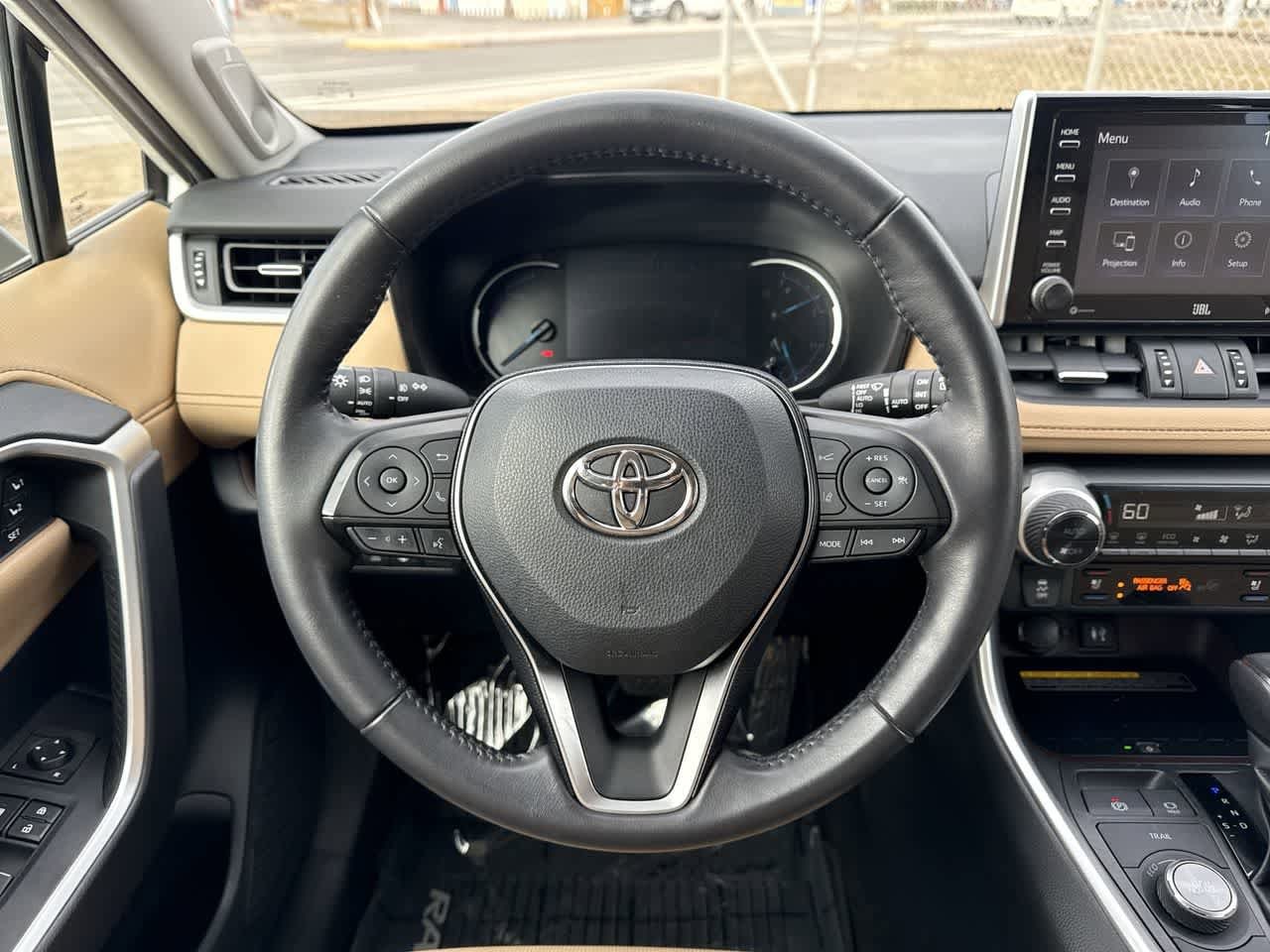 Thumbnail: 2019 Toyota RAV4 - 16
