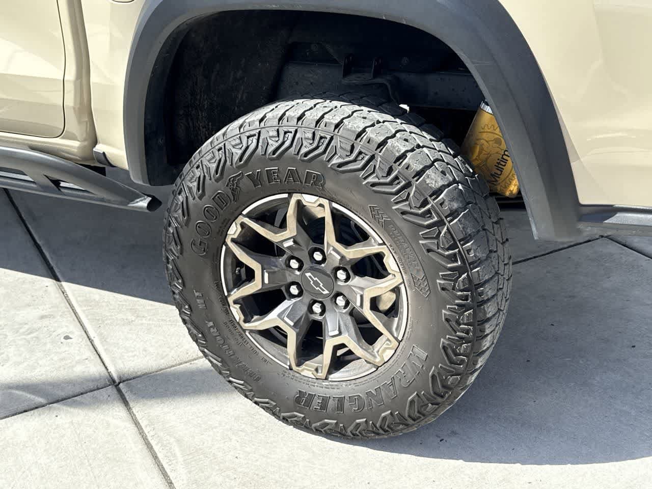 Thumbnail: 2024 Chevrolet Colorado - 8