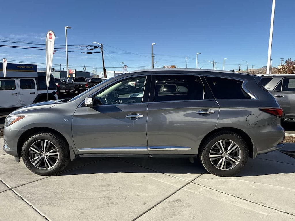 Used 2017 INFINITI QX60  SUV