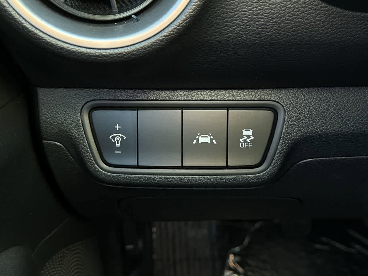 Thumbnail: 2021 Kia Forte - 21