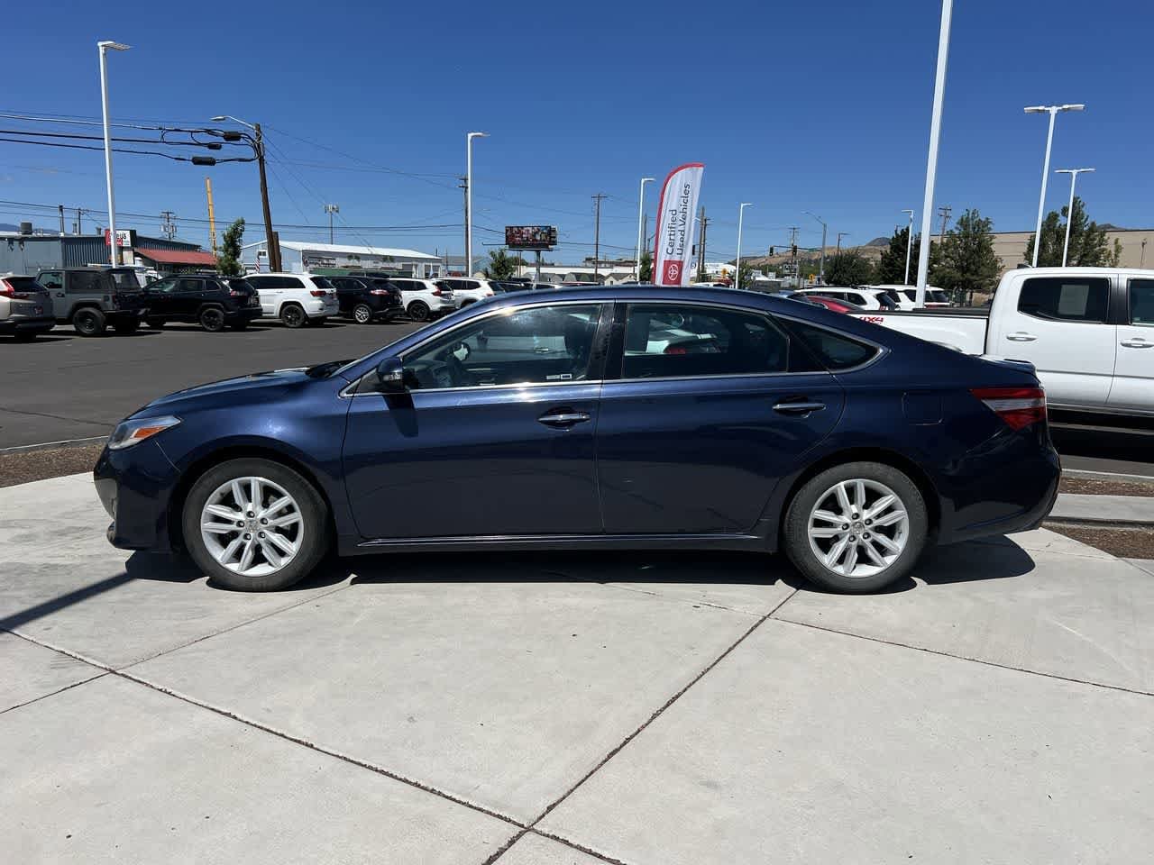 2015 Toyota Avalon XLE 2