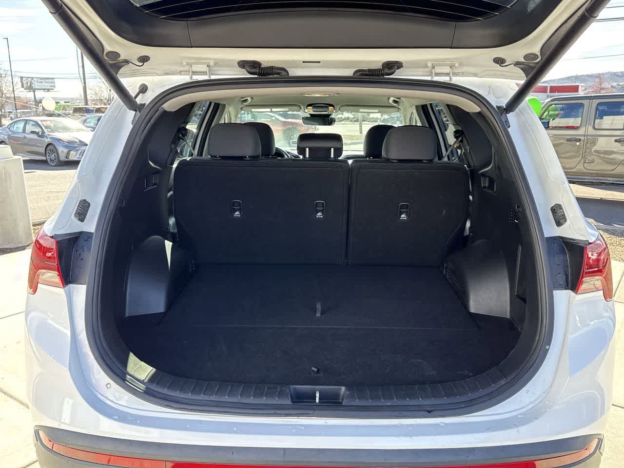 Thumbnail: 2023 Hyundai Santa Fe - 6