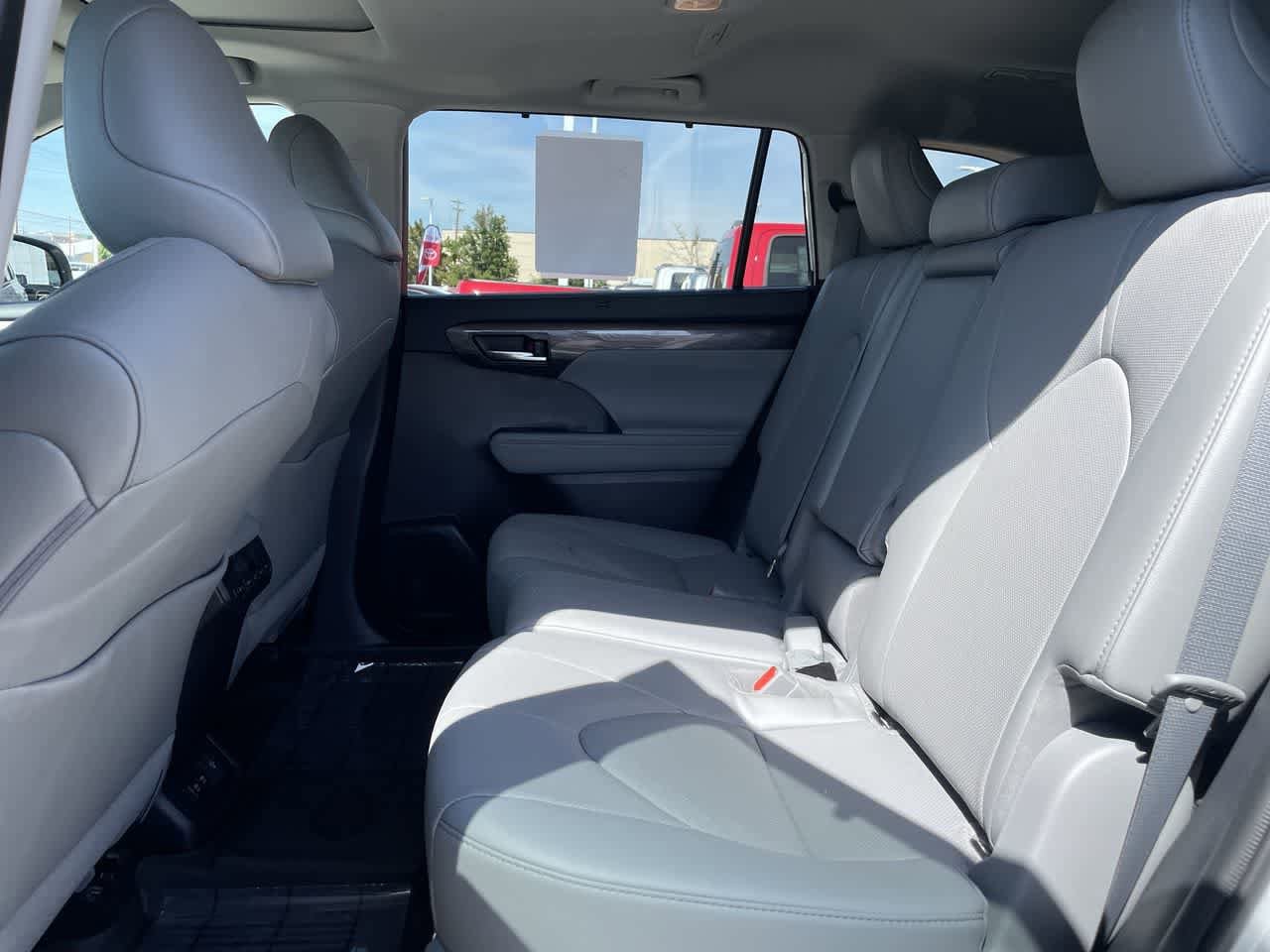 Thumbnail: 2021 Toyota Highlander - 13