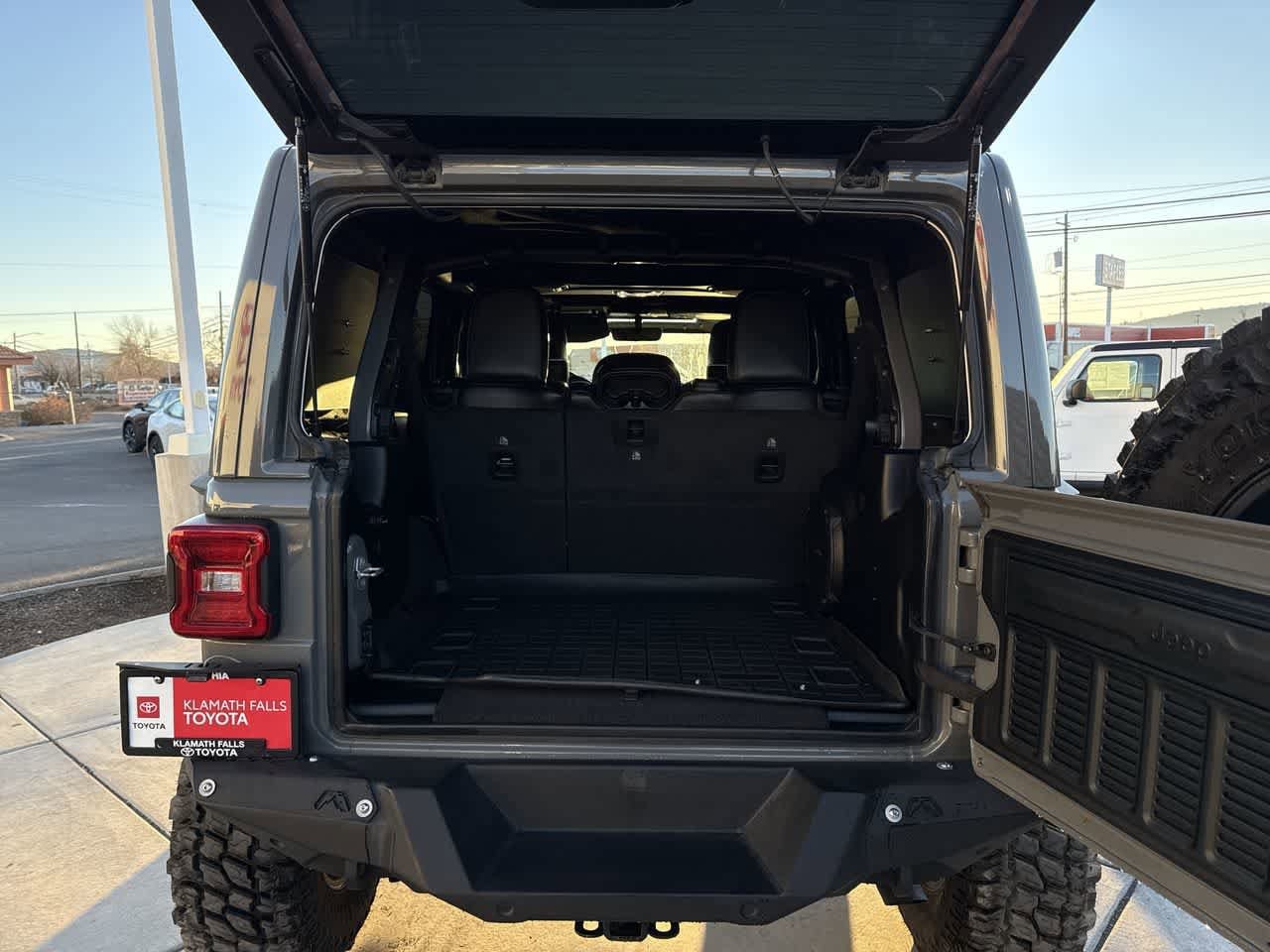 Thumbnail: 2021 Jeep Wrangler - 6