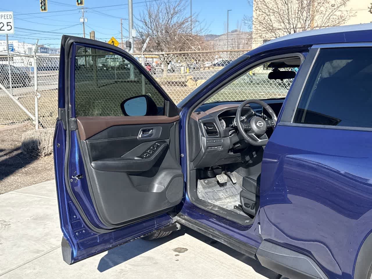 Thumbnail: 2023 Nissan Rogue - 10