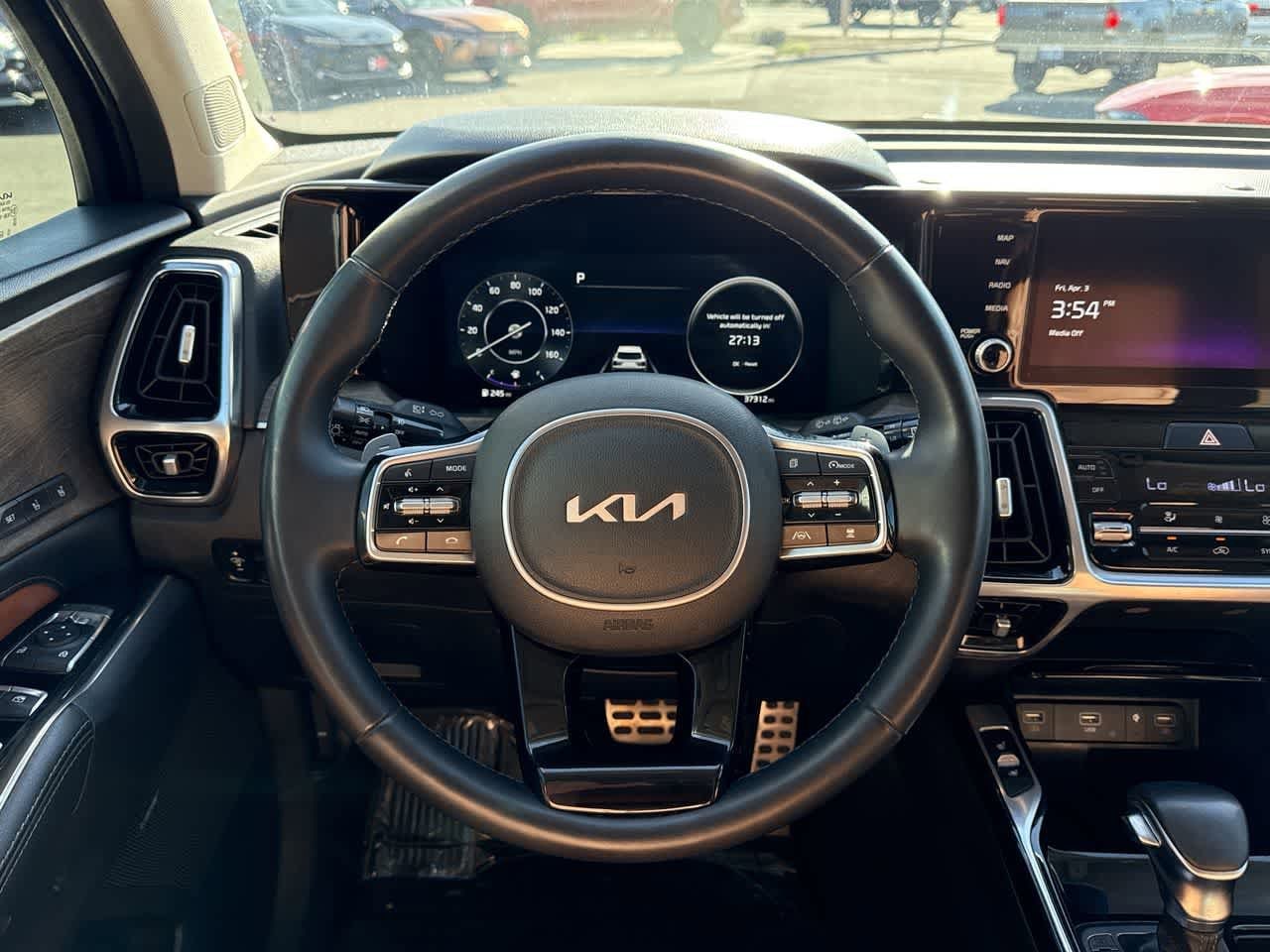 Thumbnail: 2023 Kia Sorento - 17