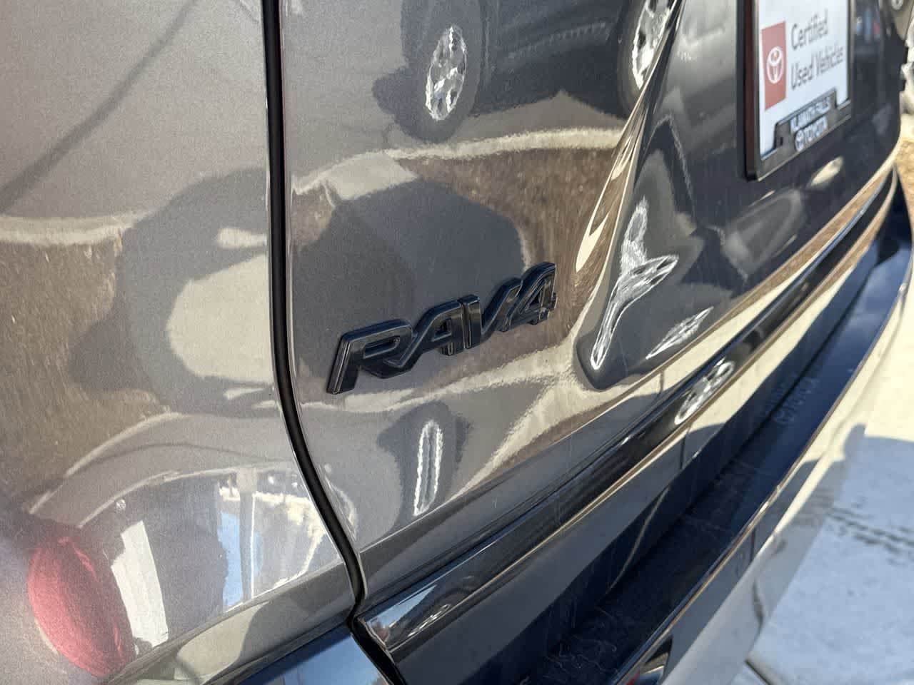 Thumbnail: 2022 Toyota RAV4 - 9