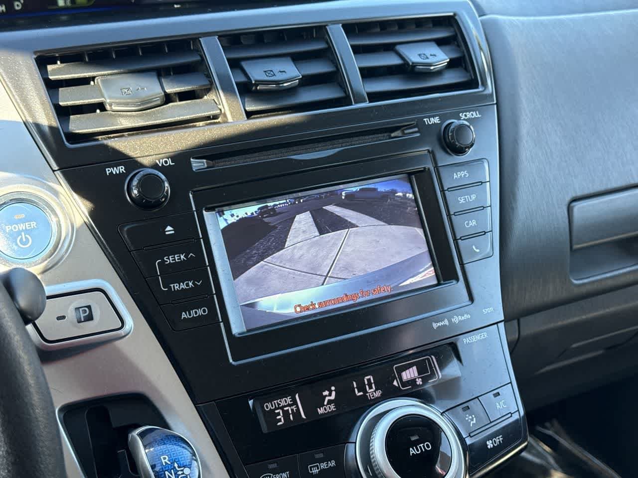 Thumbnail: 2013 Toyota Prius v - 19