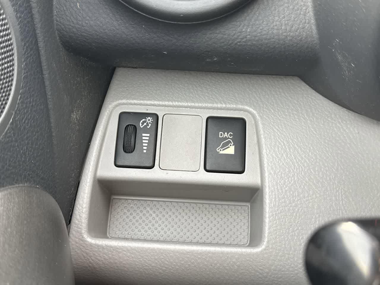 Thumbnail: 2010 Toyota RAV4 - 21