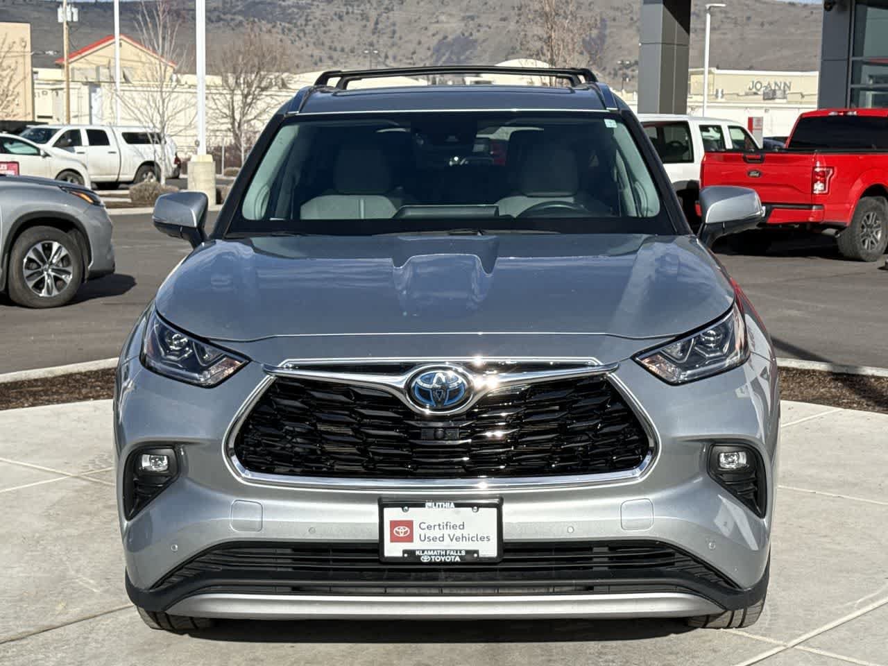 Thumbnail: 2021 Toyota Highlander - 3