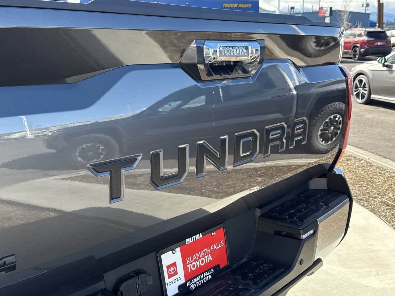 Thumbnail: 2023 Toyota Tundra - 9