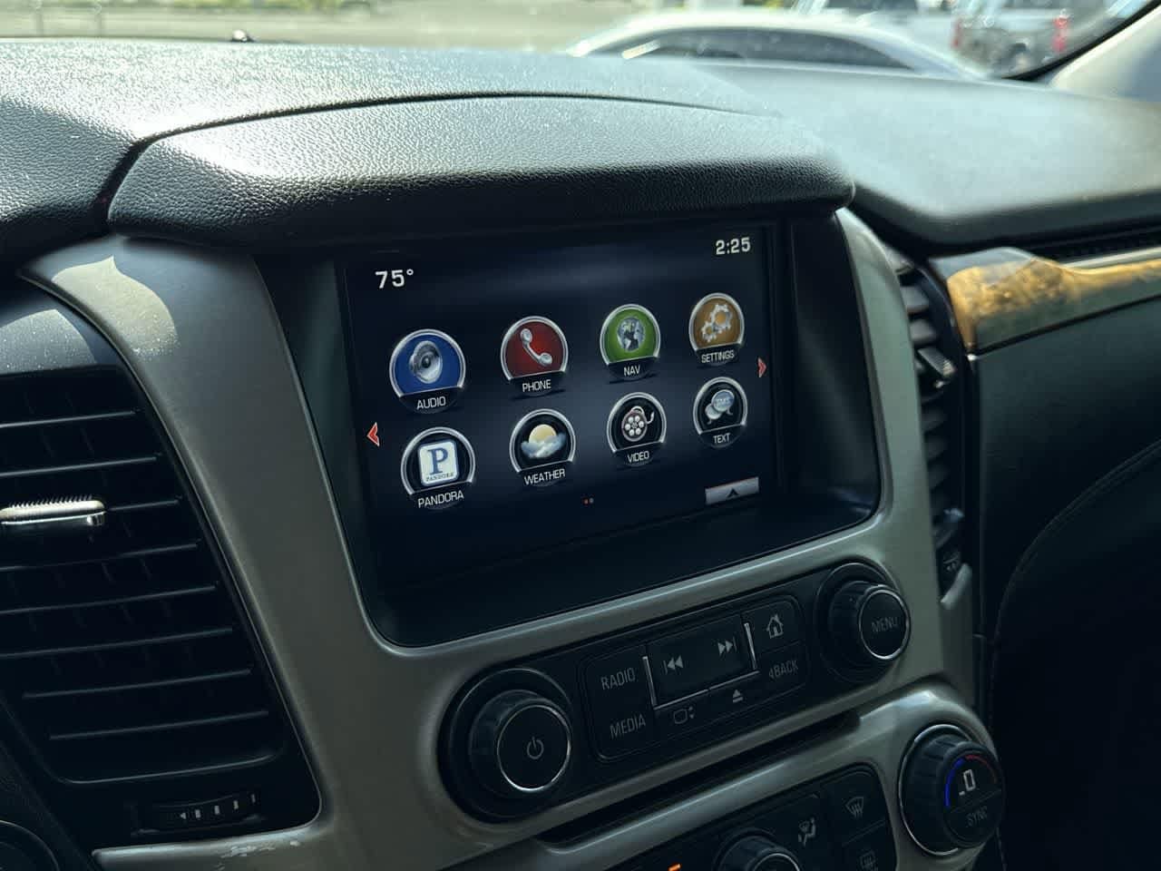 Thumbnail: 2015 GMC Yukon - 19