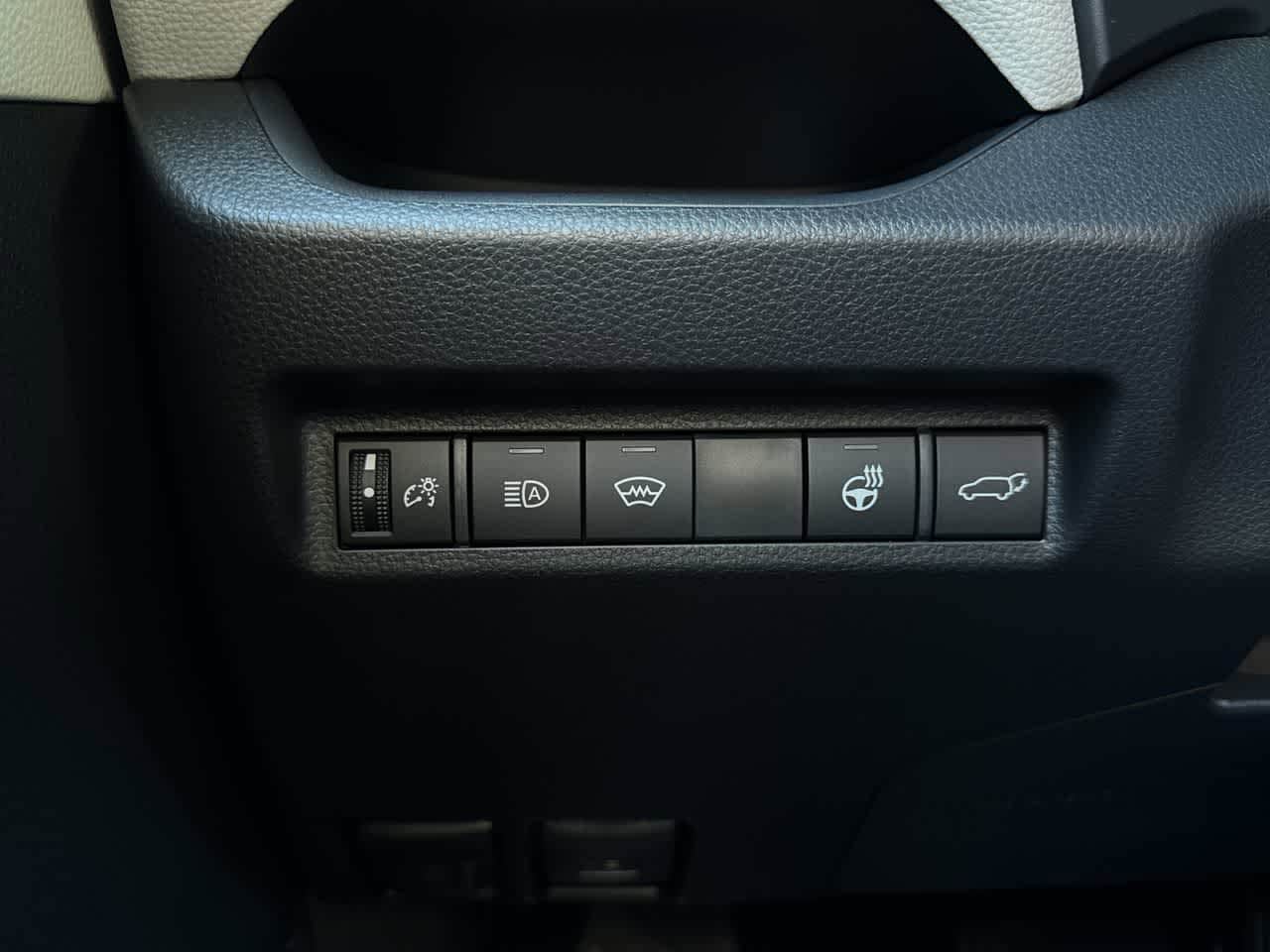 Thumbnail: 2025 Toyota RAV4 - 21