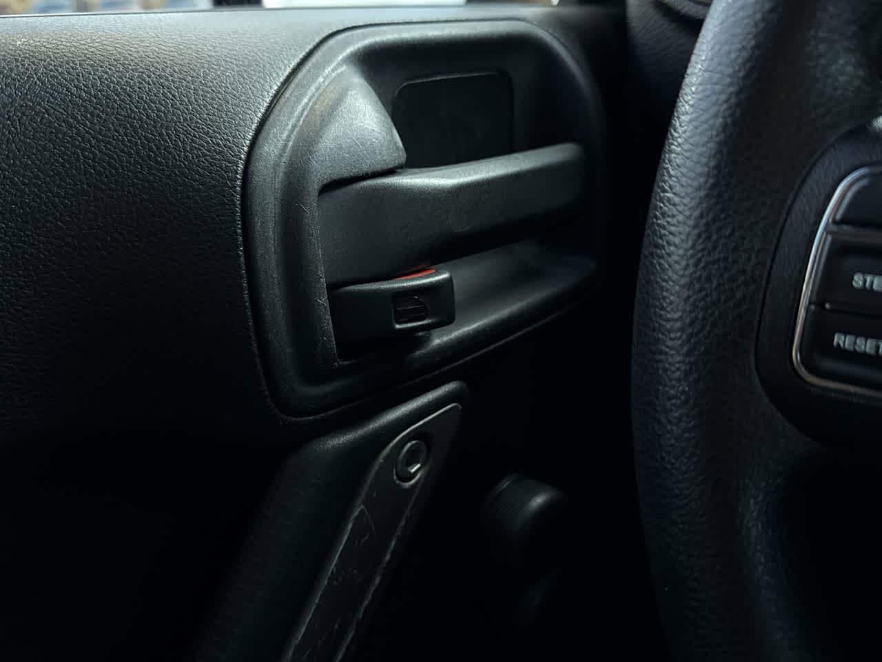 Thumbnail: 2015 Jeep Wrangler - 21