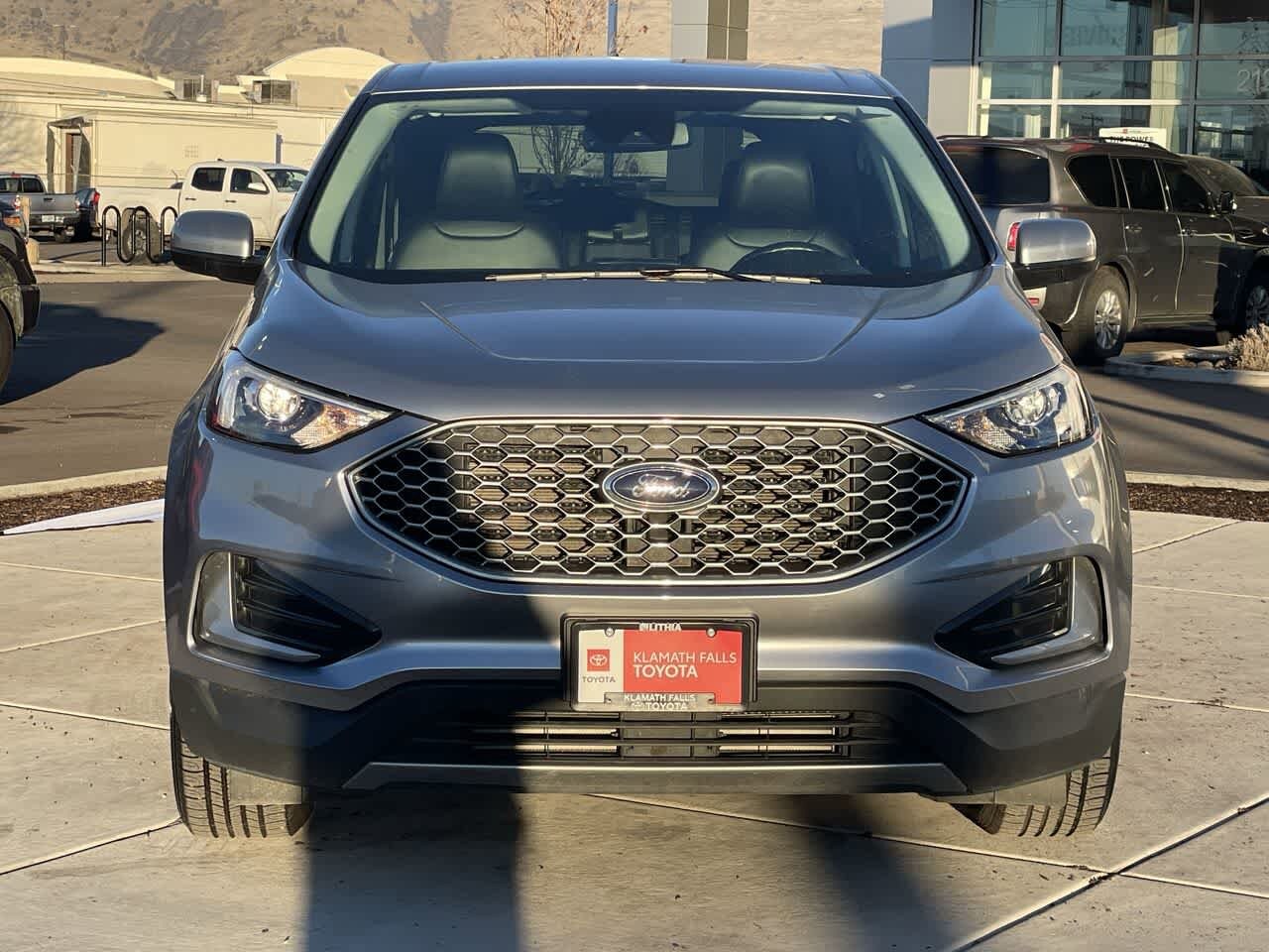 2023 Ford Edge SEL photo 2