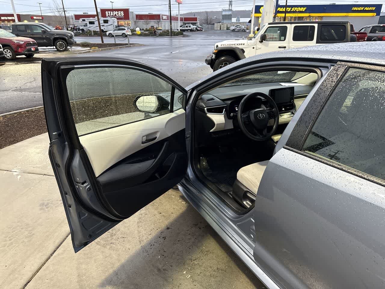 Thumbnail: 2022 Toyota Corolla - 10