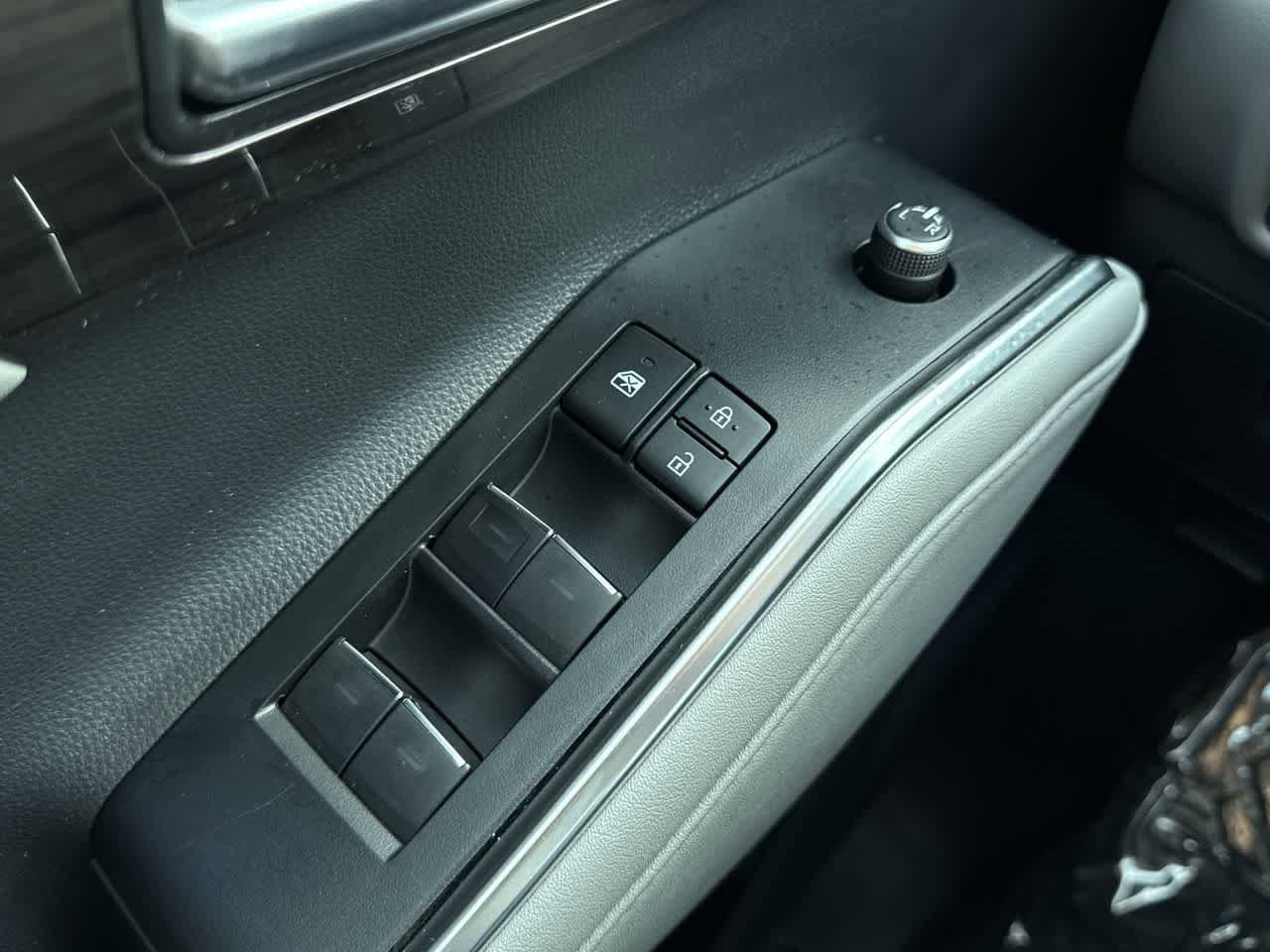 Thumbnail: 2021 Toyota Highlander - 23