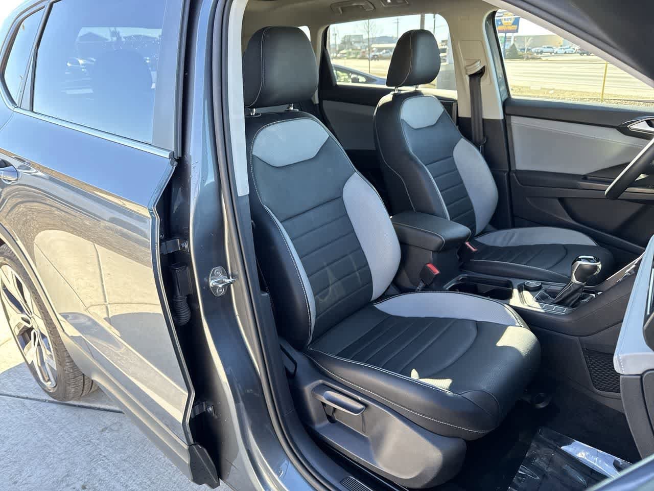 Thumbnail: 2022 Volkswagen Taos - 14