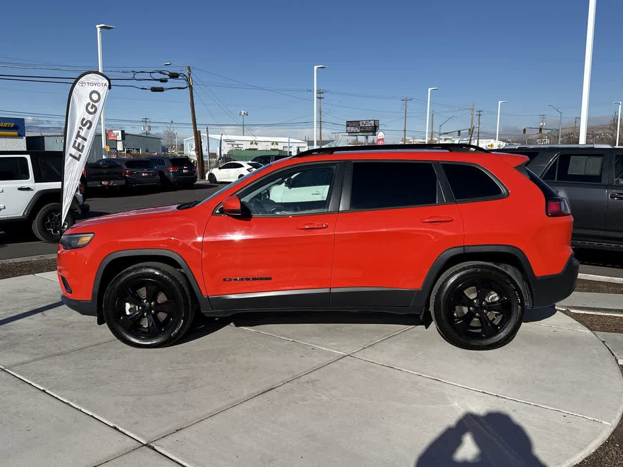 2021 Jeep Cherokee Latitude photo 2