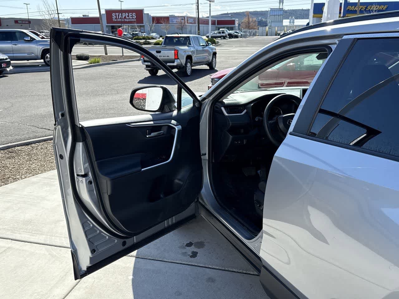 Thumbnail: 2025 Toyota RAV4 - 10