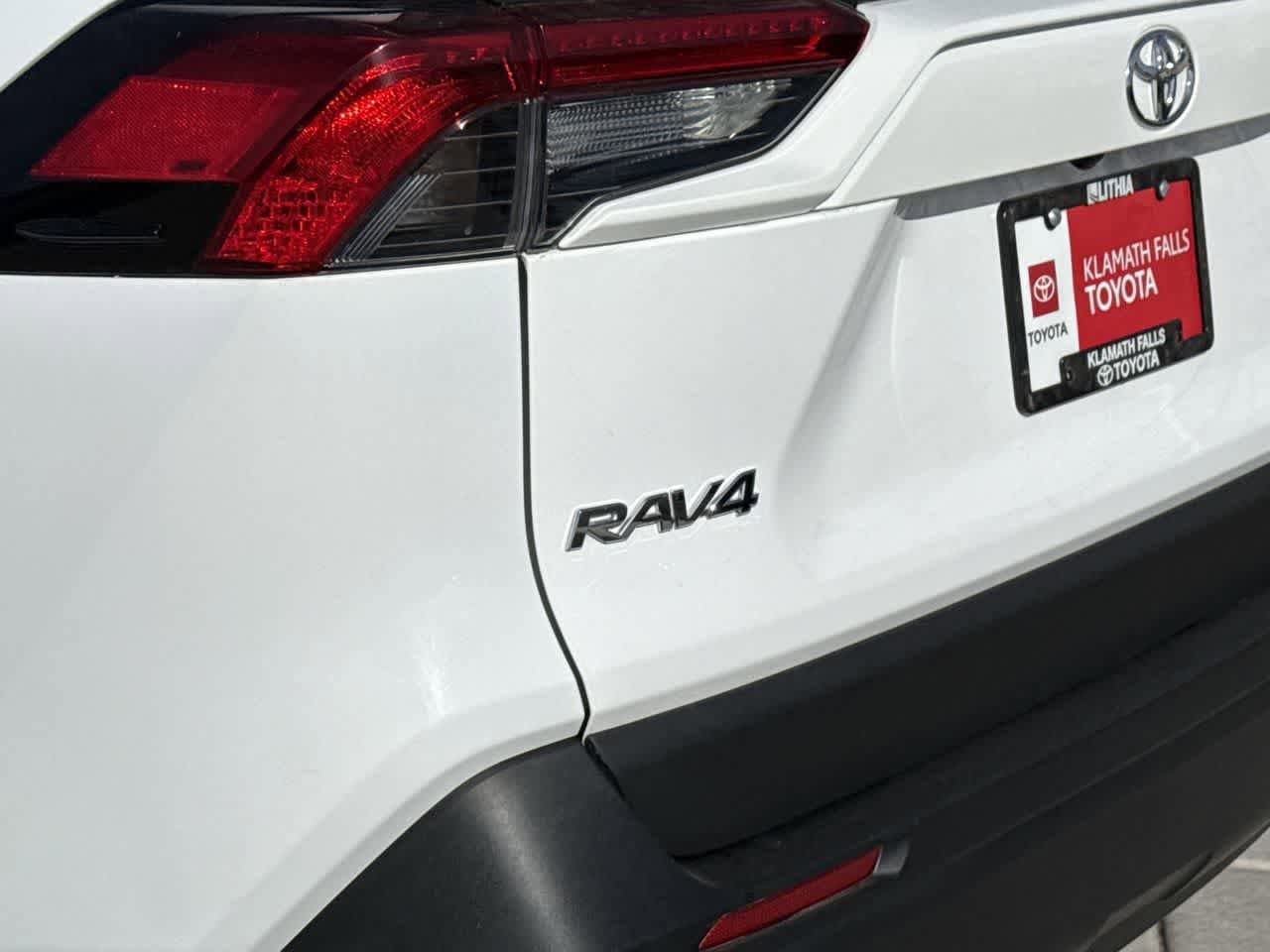 Thumbnail: 2019 Toyota RAV4 - 9