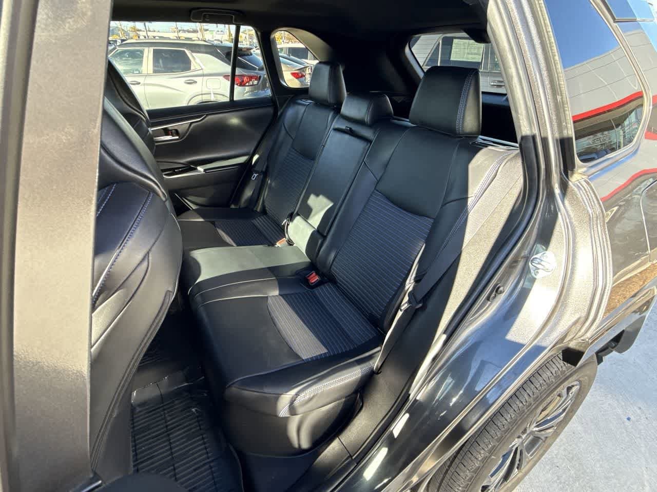 Thumbnail: 2022 Toyota RAV4 - 12