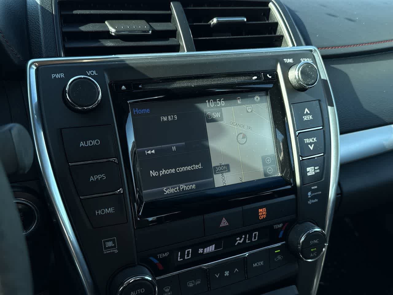 Thumbnail: 2015 Toyota Camry - 18